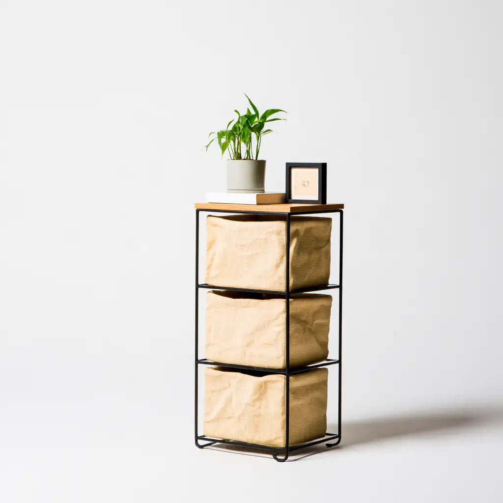 Scarpiera a ribalta dal profilo contemporaneo, beige e nero, per la casa
